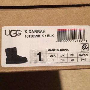 NEW Authentic UGG, black knit cuff